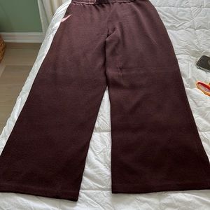 St. John’s collection crepe pants